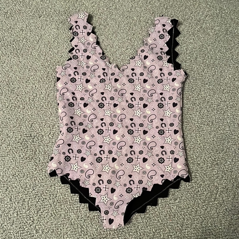 Stunning Bumby by Marysia swimsuit in bandana inspired print girls size 10